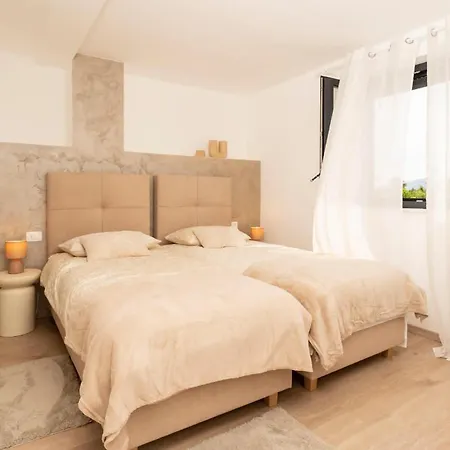 Ferienhaus Cozy In With Private Swimming Pool, Be Inside Or Outside Labin (Istria)