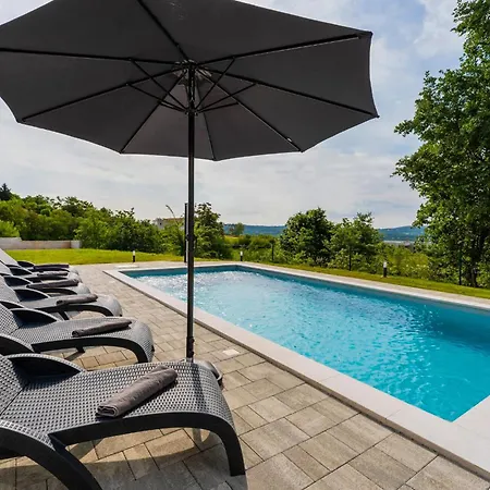 Ferienhaus Cozy In With Private Swimming Pool, Be Inside Or Outside Labin (Istria)